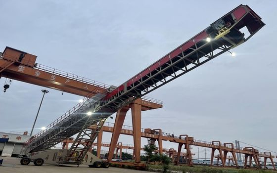 Crawler Mobile Ship Loader Conveyor for Bulk Material Transfer at Port Terminals
