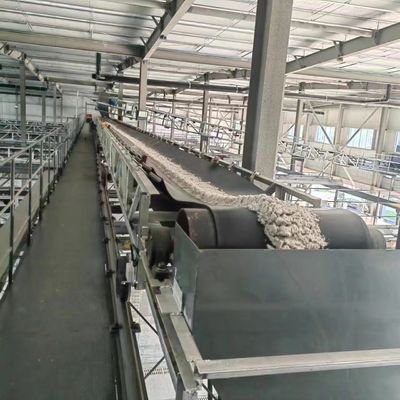 Un buen precio. Tabla de agitación de separación por gravedad Concentrador de minerales de alta relación de enriquecimiento en línea